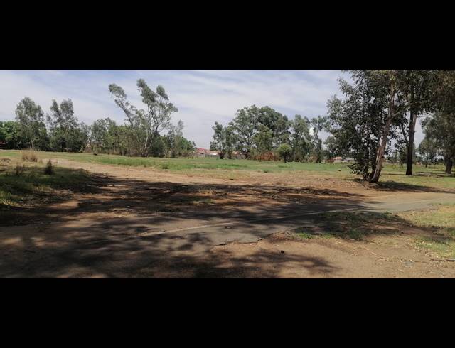4,200M² VACANT LAND FOR SALE IN STRUISBULT